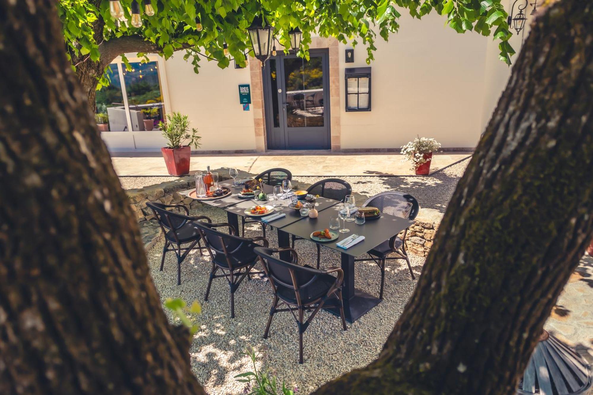 Hotel Logis Restaurant Le Plantevin