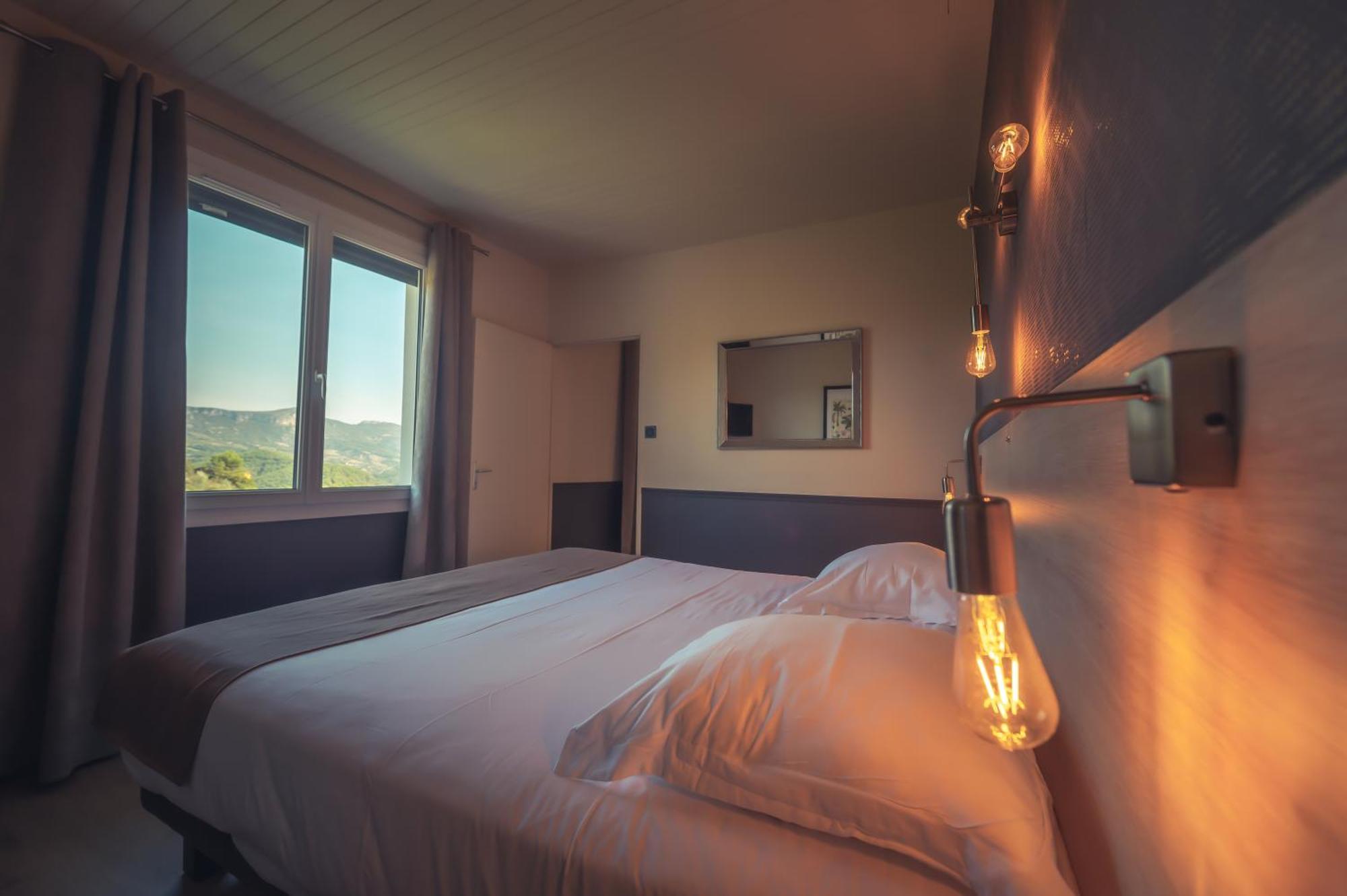 Logis Restaurant Le Plantevin Hotel 3*