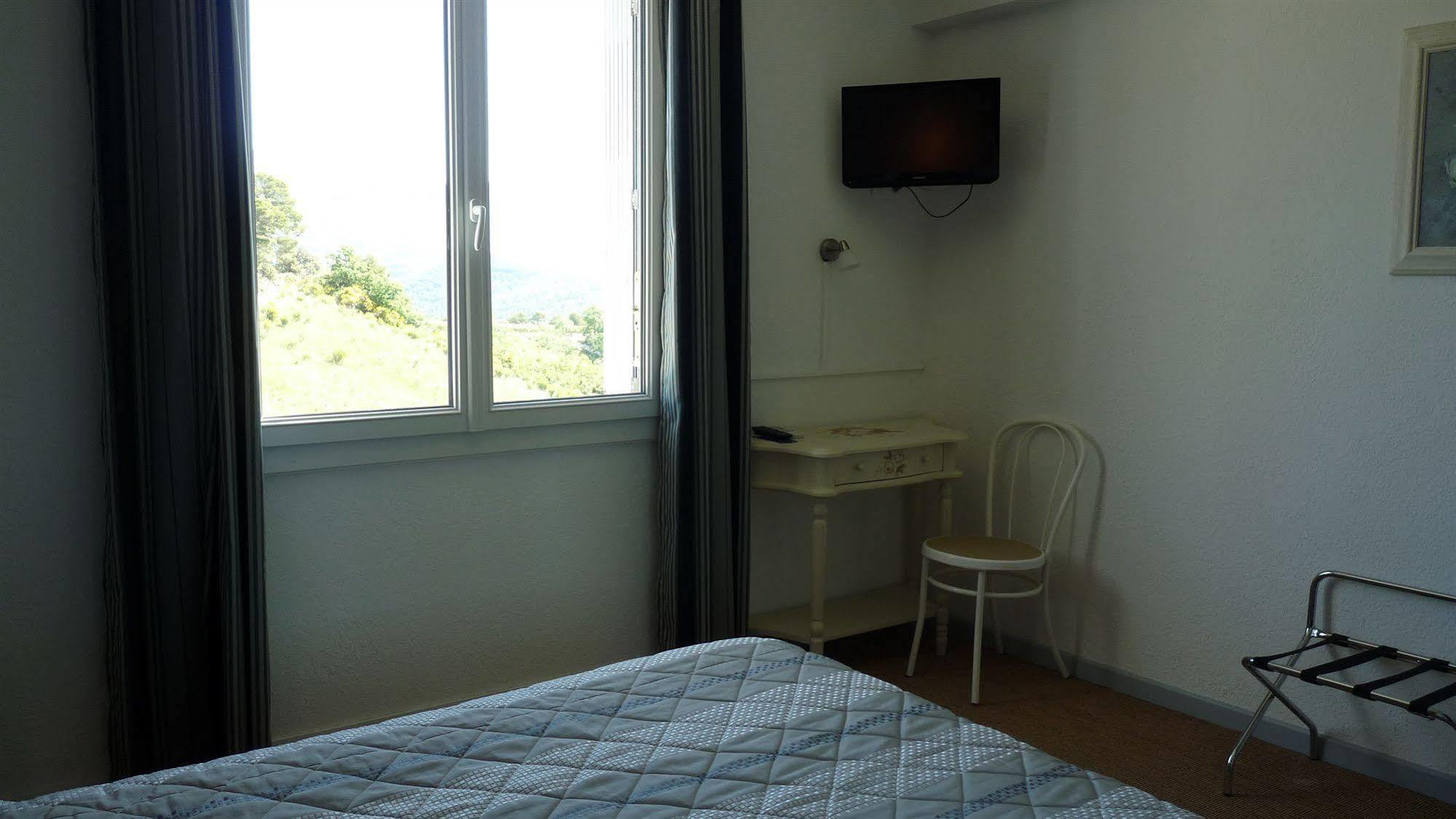 Hotel Logis Restaurant Le Plantevin
